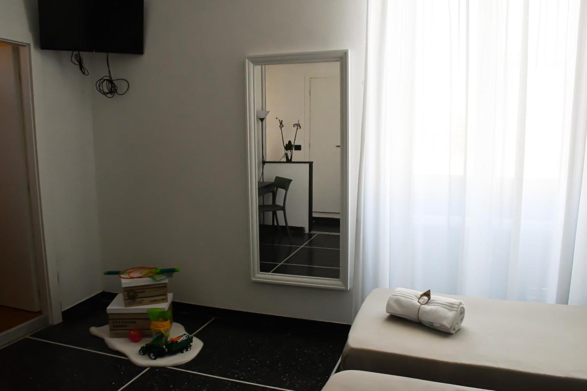 Hotel Le Palme วาราซเซ ภายนอก รูปภาพ