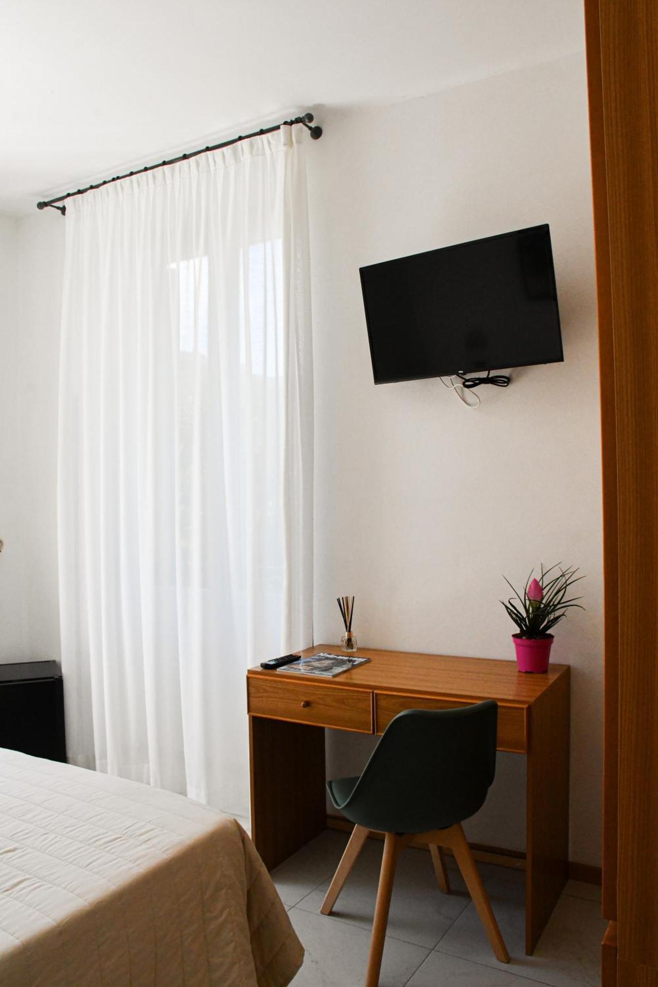 Hotel Le Palme วาราซเซ ภายนอก รูปภาพ