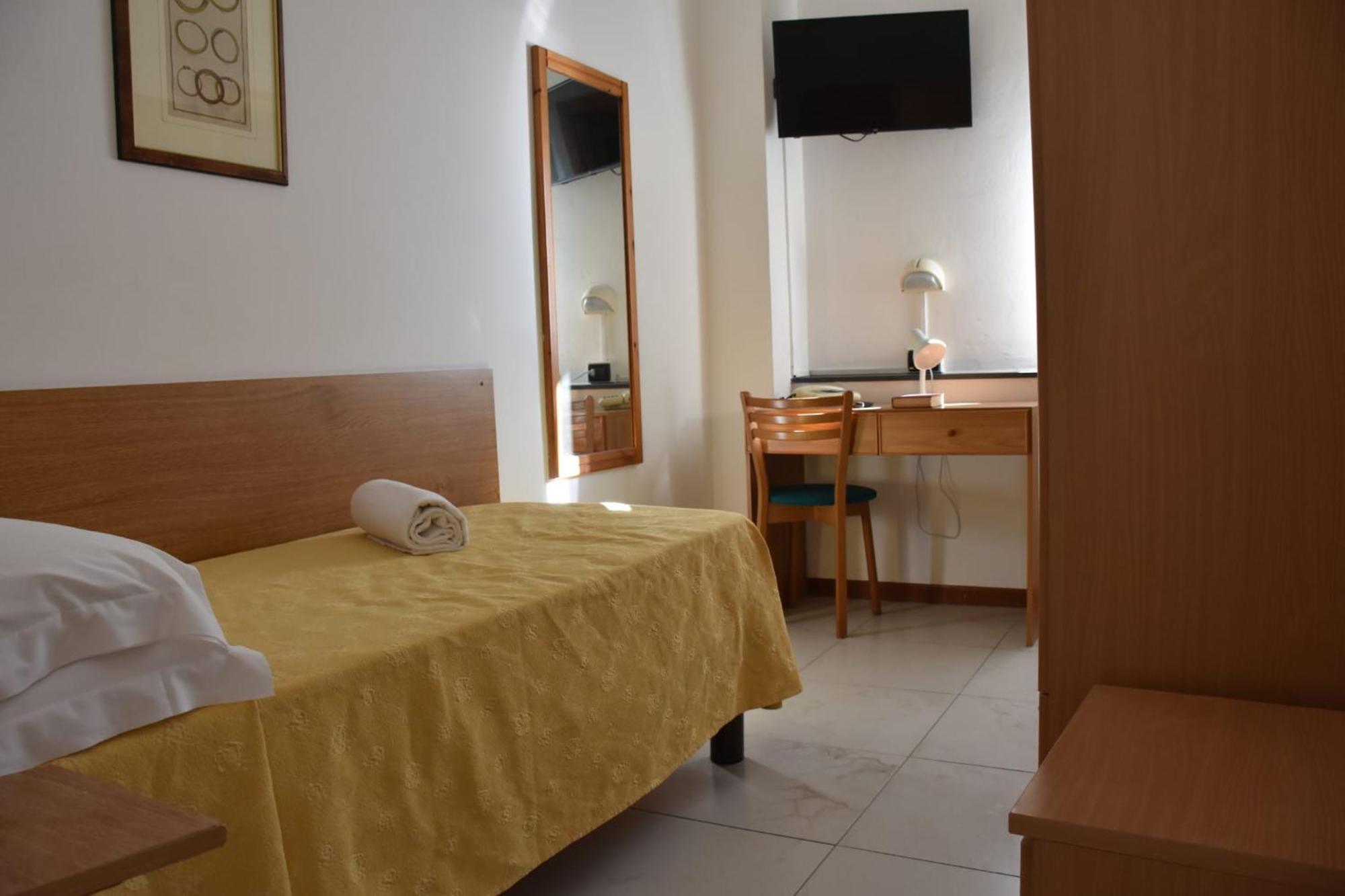 Hotel Le Palme วาราซเซ ภายนอก รูปภาพ