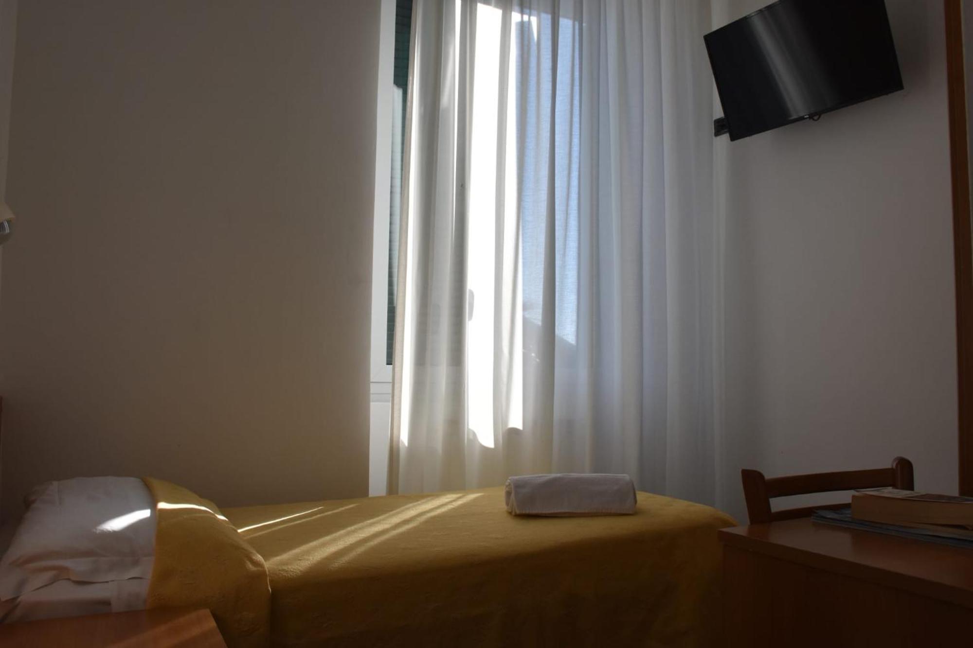 Hotel Le Palme วาราซเซ ภายนอก รูปภาพ