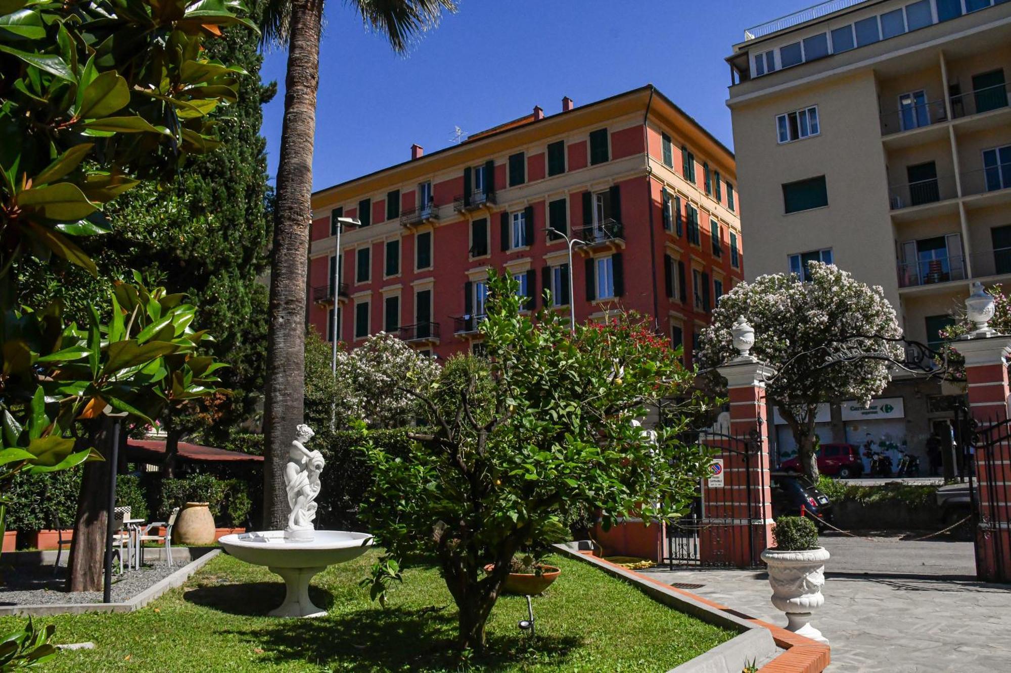 Hotel Le Palme วาราซเซ ภายนอก รูปภาพ